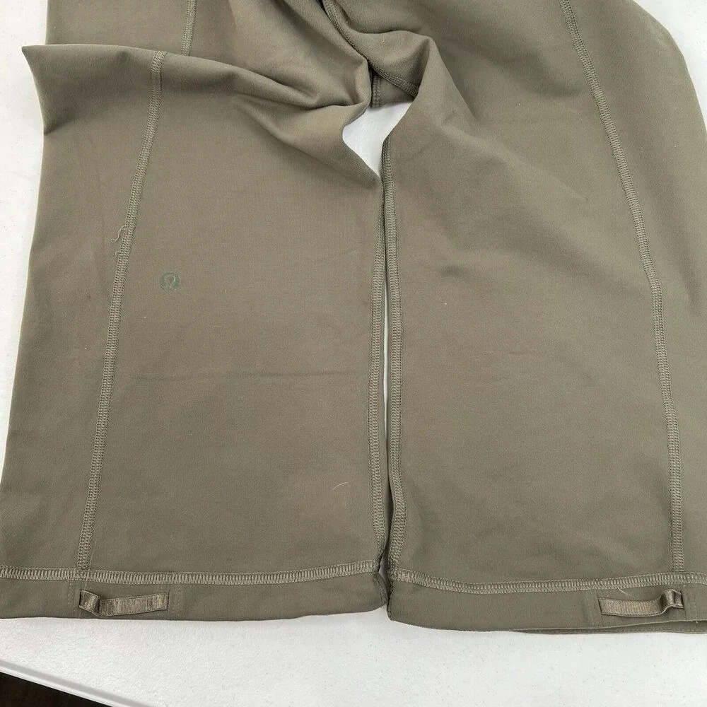 Lululemon Size 6 Manifesto Groove Crop Pants‎ Women's Wide Leg Logo Print Detail